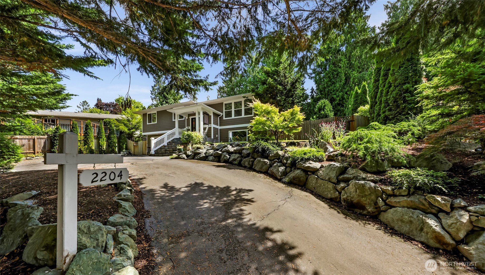 2204 Windsor Drive
