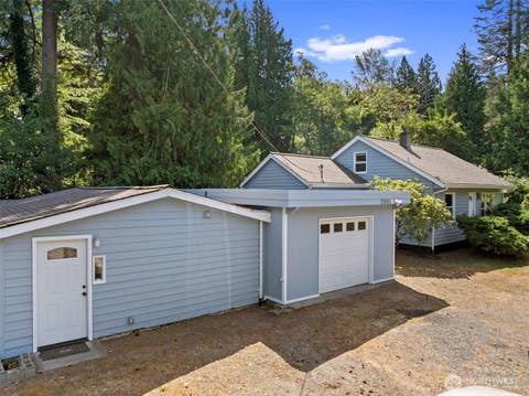 Photo of 2001 30th Street, Bellingham, WA 98225 (MLS # 2561802)