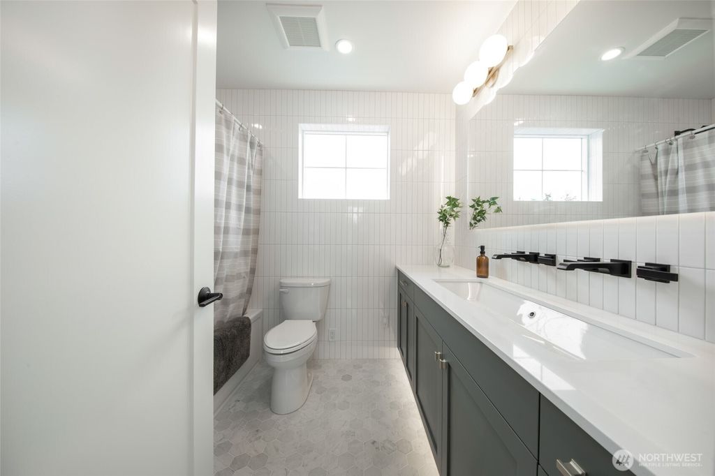 listing image 9363417475926140958
