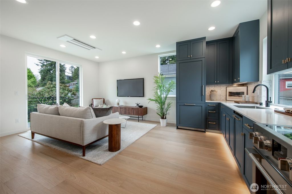 listing image 9363556162610560678