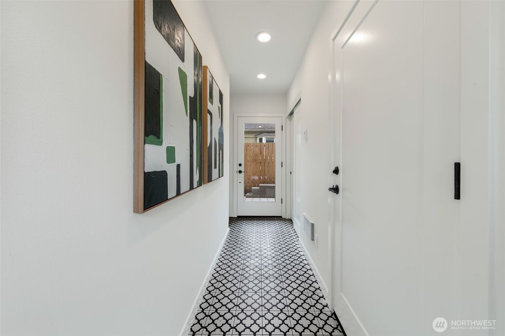 listing image 9363780311198439595