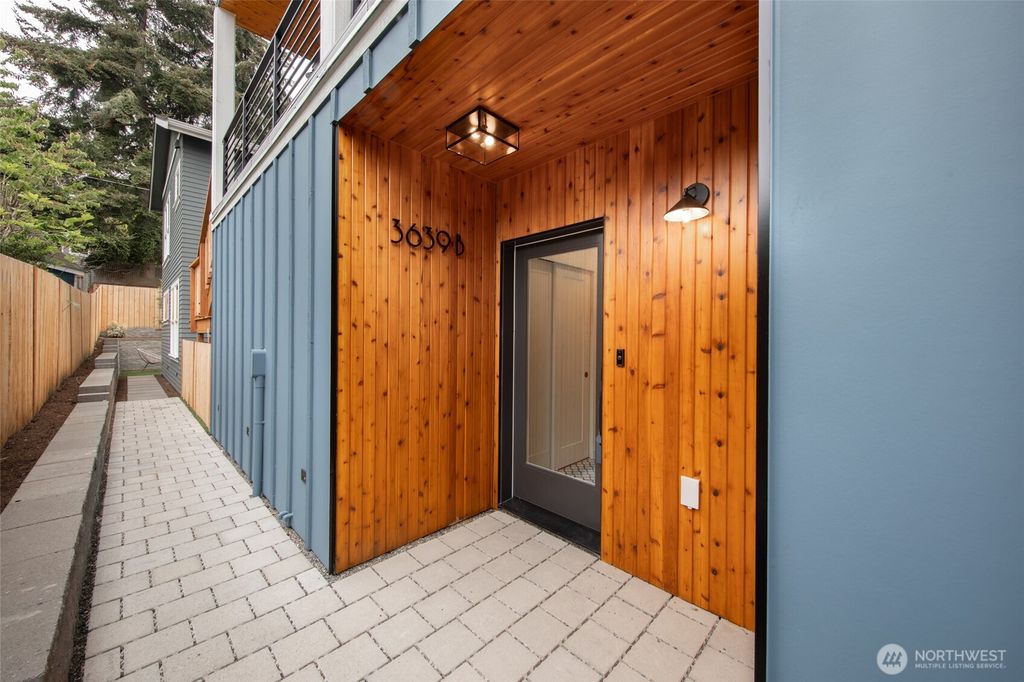 listing image 9365603448536938187