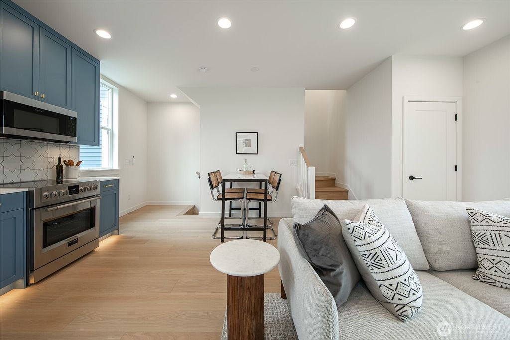 listing image 9368931549135465504
