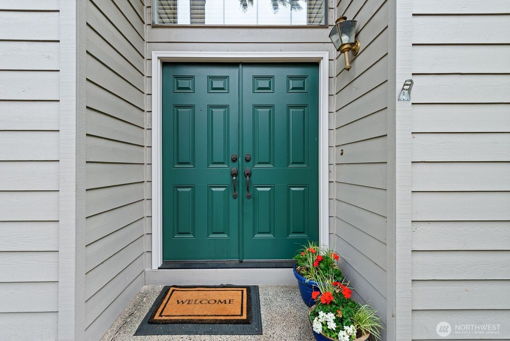 Photo of 16145 SE 33rd Lane, Bellevue, WA 98008 (MLS # 2375054)