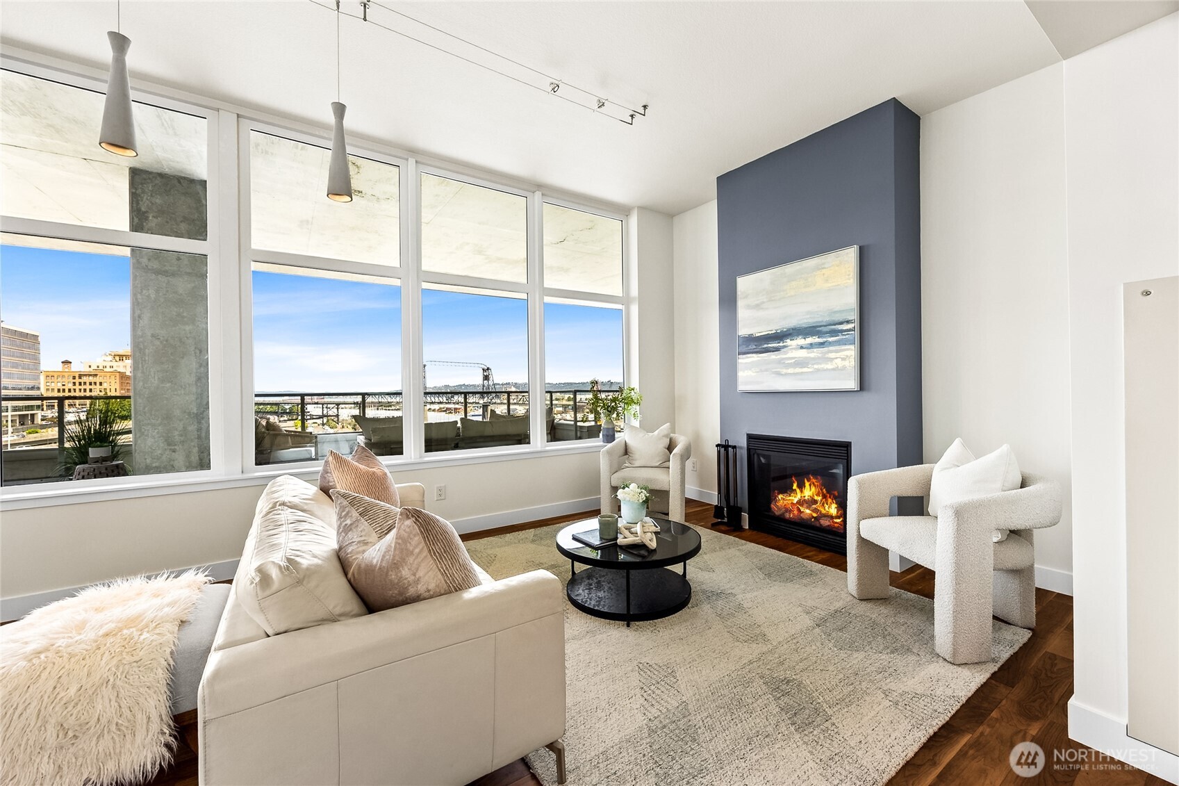 1515 Dock Street 908