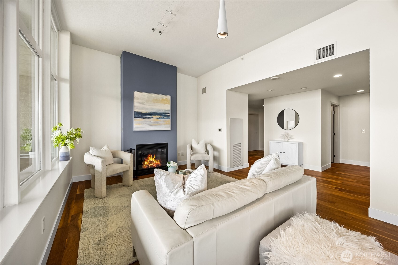 1515 Dock Street 908