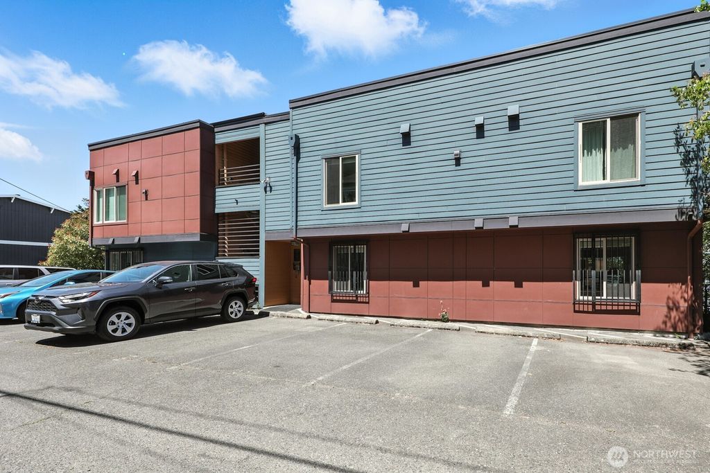 Photo of 29 Etruria Street #B405, Seattle, WA 98109 (MLS # 2403813)