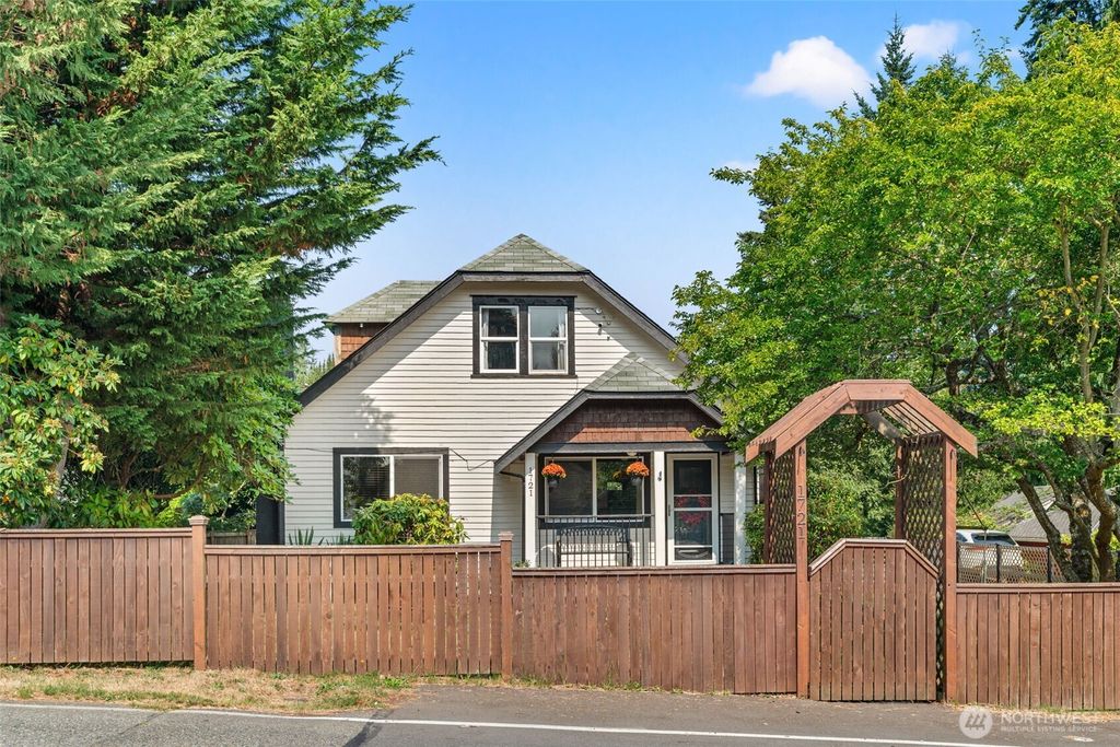 Photo of 1721 63rd Street SE, Everett, WA 98203 (MLS # 2431888)