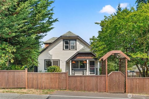 Photo of 1721 63rd Street SE, Everett, WA 98203 (MLS # 2431888)