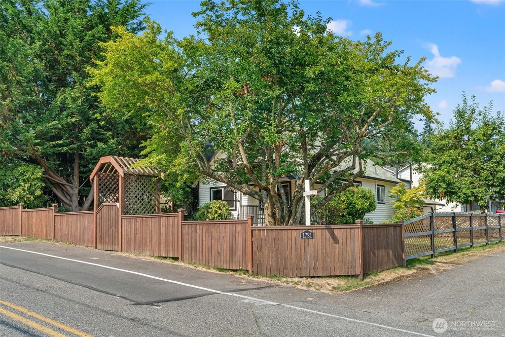 Photo of 1721 63rd Street SE, Everett, WA 98203 (MLS # 2431888)