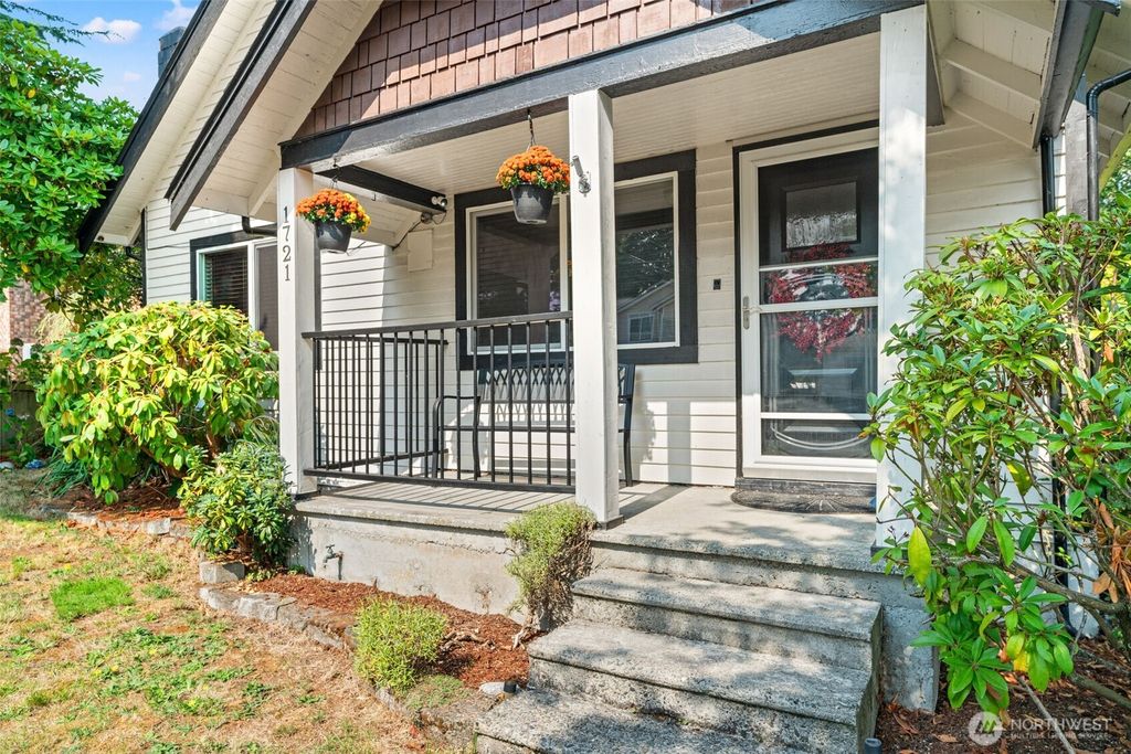 Photo of 1721 63rd Street SE, Everett, WA 98203 (MLS # 2431888)