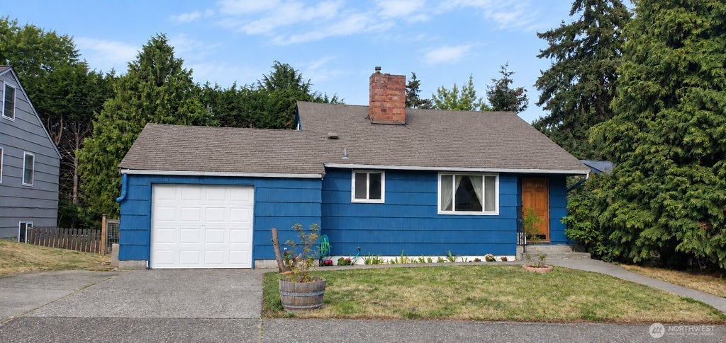 Photo of 9219 26th Avenue SW, Seattle, WA 98106 (MLS # 2555849)