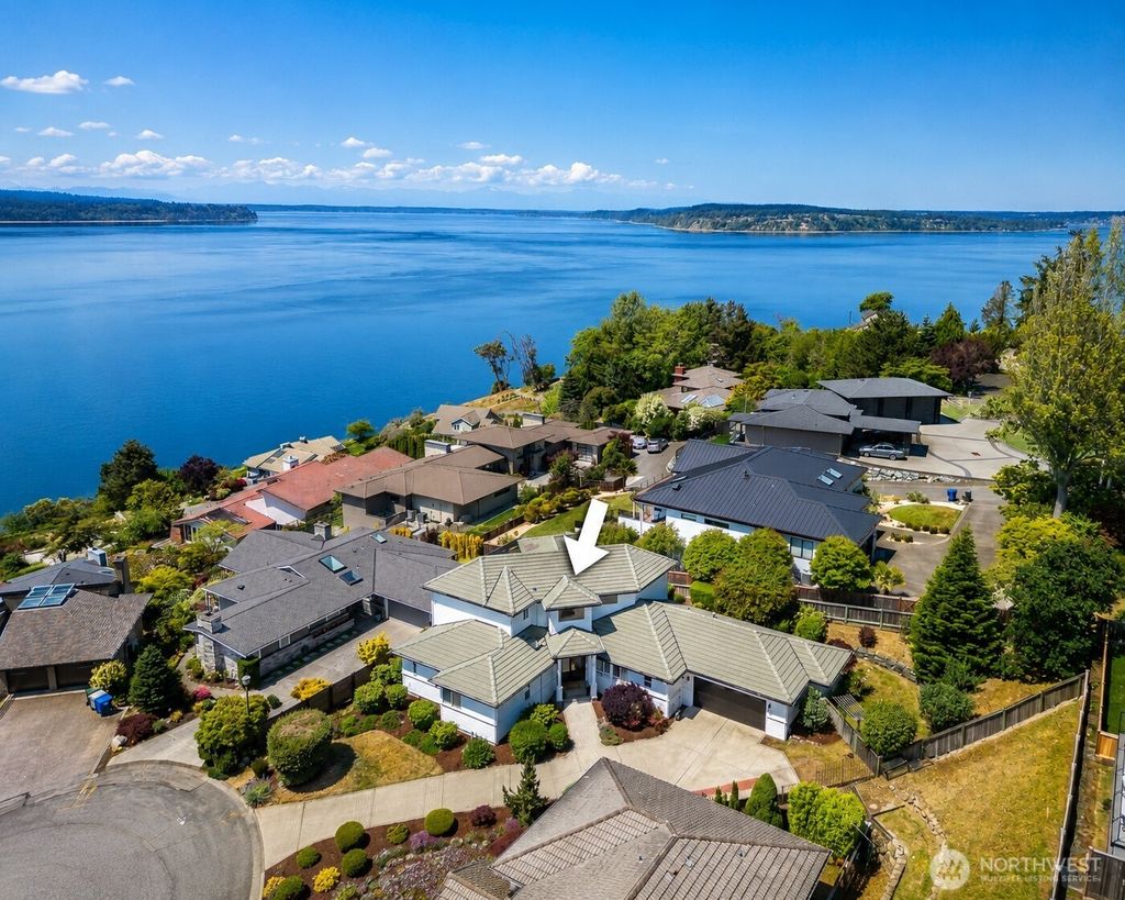 Photo of 41 Leschi Drive, Steilacoom, WA 98388 (MLS # 2528154)