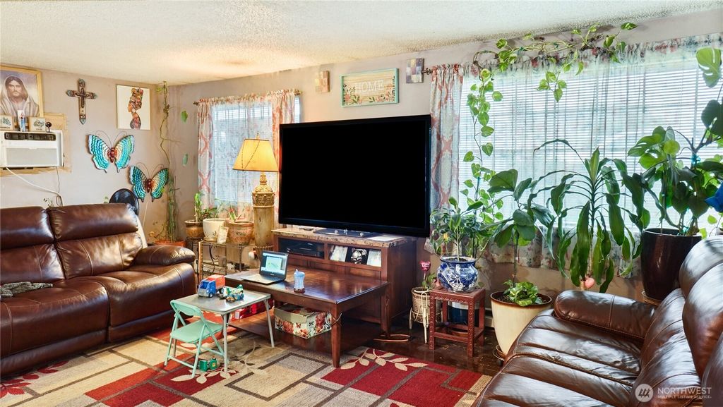 Photo of 224 NW Calla Loop Loop, Royal City, WA 99357 (MLS # 2449245)