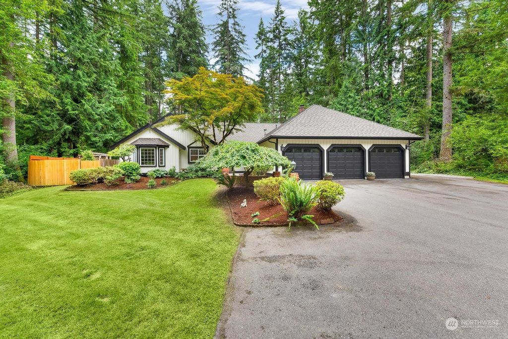 Photo of 23911 NE 75th Street, Redmond, WA 98053 (MLS # 2127352)