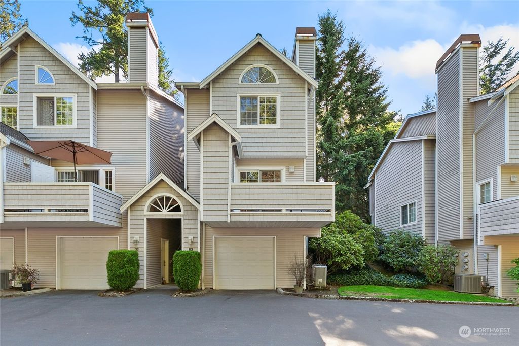 Photo of 601 12th Avenue NW #E6, Issaquah, WA 98207 (MLS # 2152928)