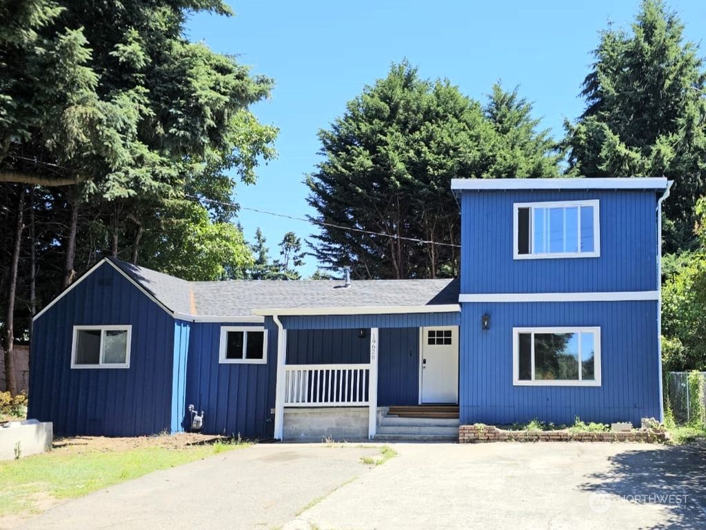 Photo of 19628 8th Avenue S, Des Moines, WA 98148 (MLS # 2205819)