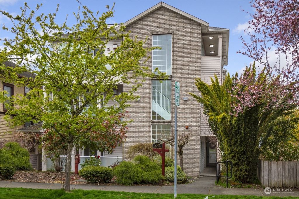 Photo of 2420 Grand Avenue #103, Everett, WA 98201 (MLS # 2064324)