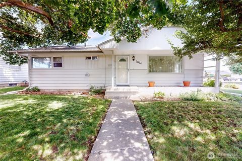 Photo of 2004 Lark Drive, Walla Walla, WA 99362 (MLS # 2402143)