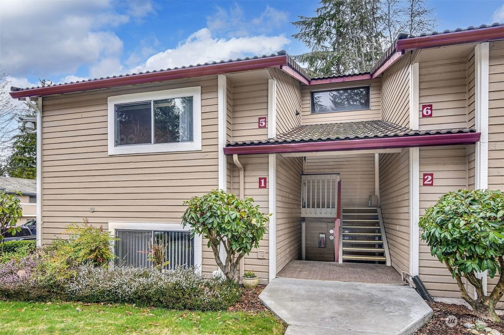 Photo of 17526 149th Avenue SE #J5, Renton, WA 98058 (MLS # 2041225)