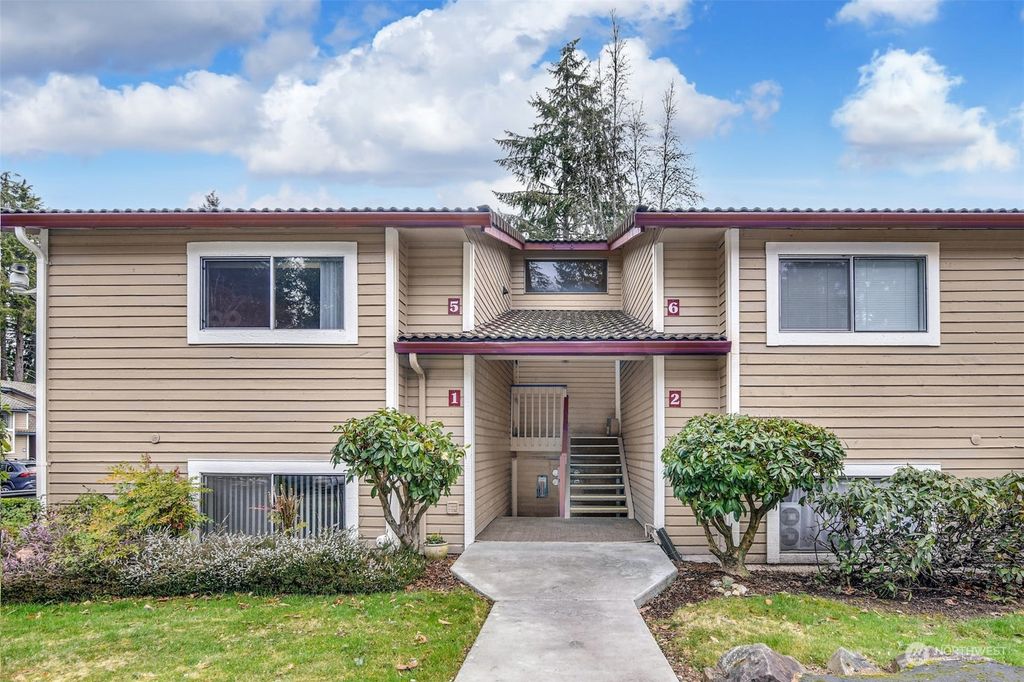 Photo of 17526 149th Avenue SE #J5, Renton, WA 98058 (MLS # 2041225)