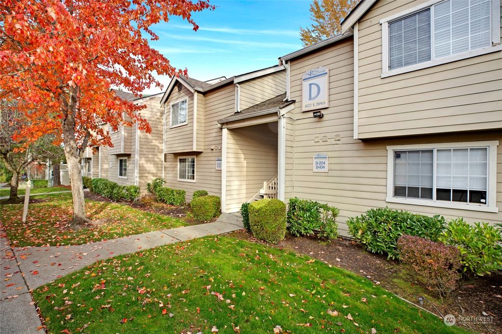 Photo of 1822 S 284th Lane #D103, Federal Way, WA 98003 (MLS # 2310961)