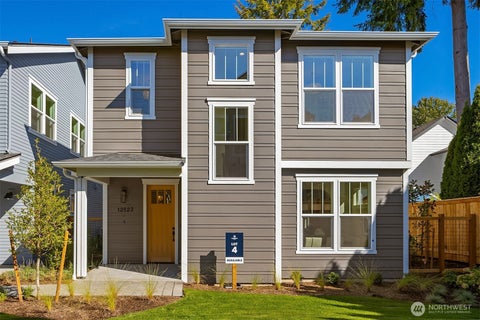 Photo of 12523 NE 94th Street, Kirkland, WA 98033 (MLS # 2593110)