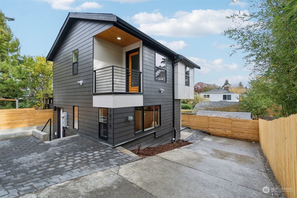 Photo of 7016 20th Avenue NE, Seattle, WA 98115 (MLS # 2307437)