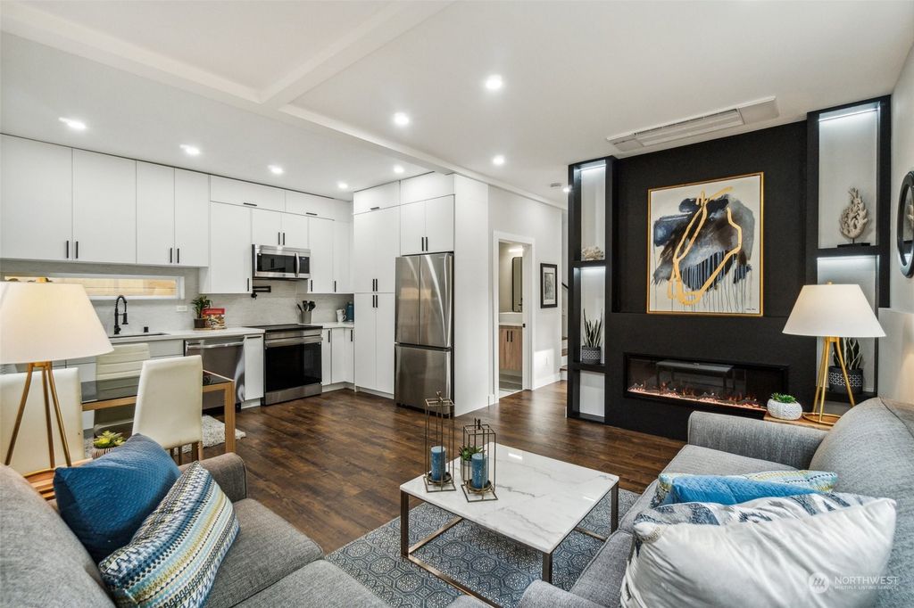 Photo of 7016 20th Avenue NE, Seattle, WA 98115 (MLS # 2307437)