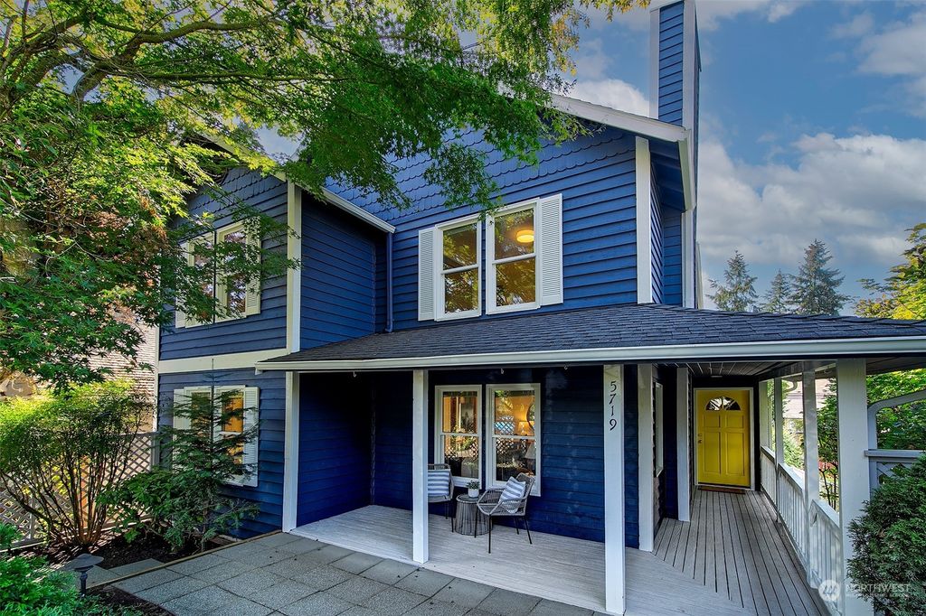 Photo of 5719 40th Avenue NE, Seattle, WA 98105 (MLS # 2289885)