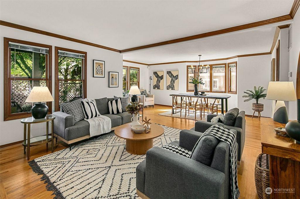 Photo of 5719 40th Avenue NE, Seattle, WA 98105 (MLS # 2289885)