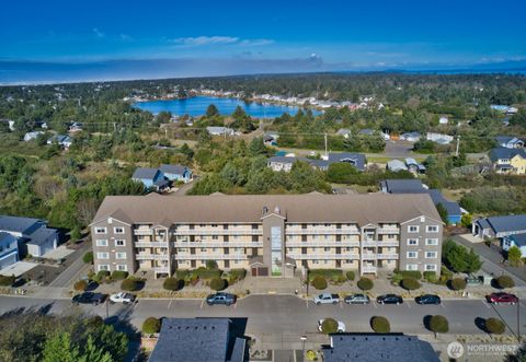 Photo of 262 SW Oyhut Bay Boulevard #303, Ocean Shores, WA 98569 (MLS # 2447770)