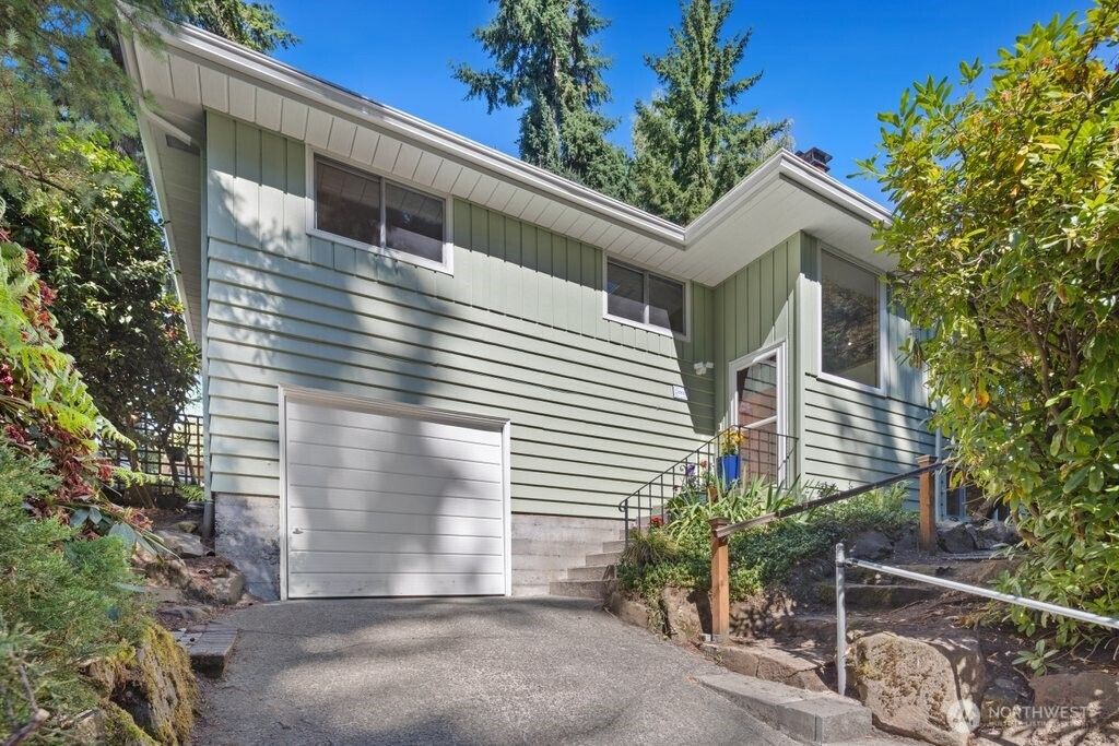 Photo of 11811 33rd Avenue NE, Seattle, WA 98125 (MLS # 2402980)