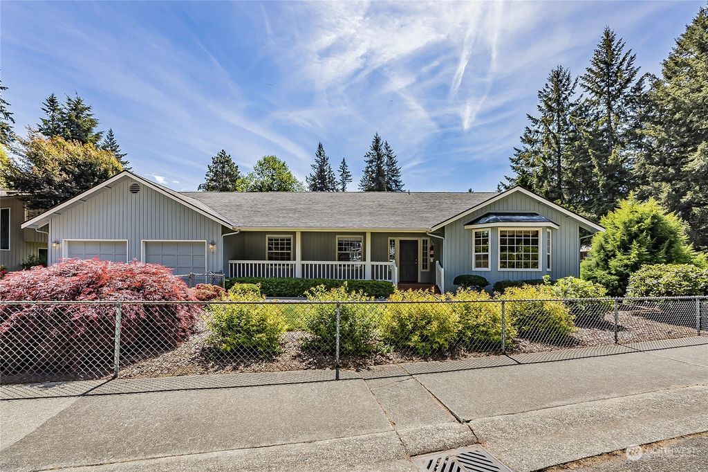 Photo of 14925 SE 139th Place, Renton, WA 98059 (MLS # 2238595)