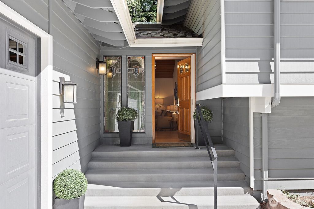 Photo of 3420 210 Place NE, Sammamish, WA 98074 (MLS # 2398763)