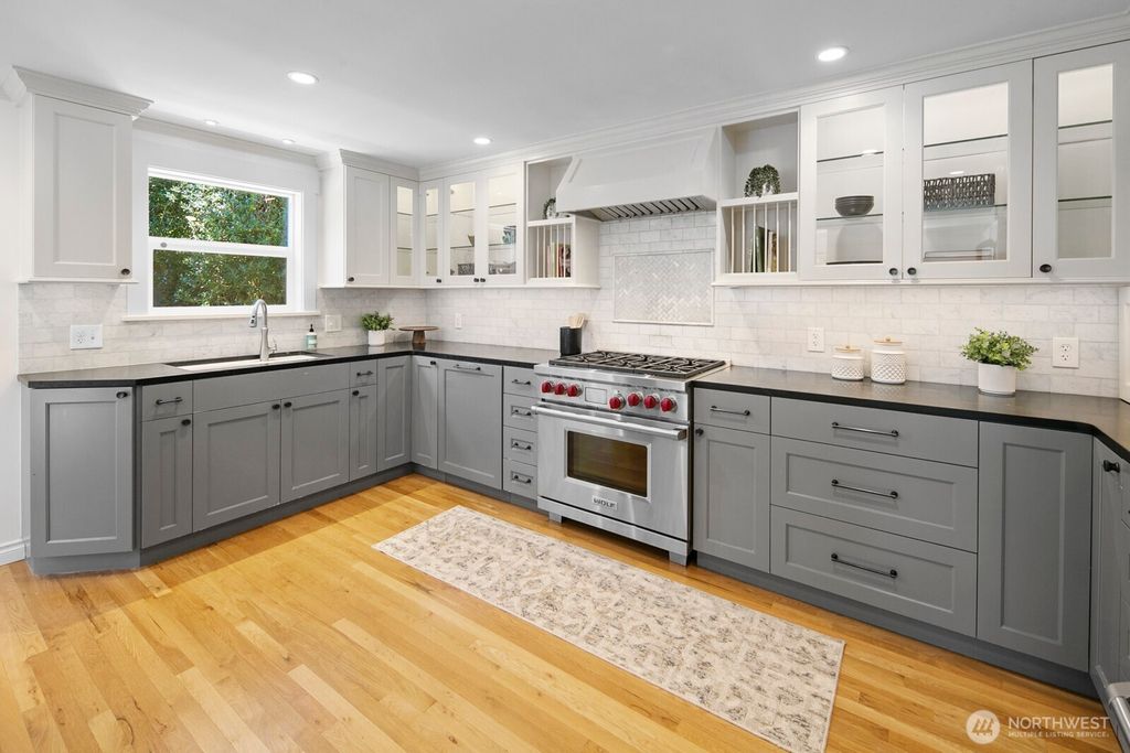 Photo of 6035 39th Avenue NE, Seattle, WA 98115 (MLS # 2404888)