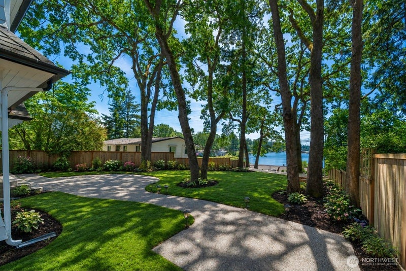 7409 Steilacoom Boulevard SW