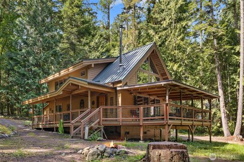 205 Makah Street Center Island WA 98221