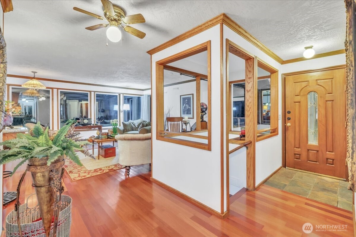 230 W Blueberry Lane