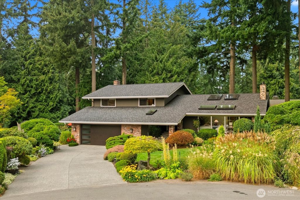 Photo of 17524 15th Place W, Lynnwood, WA 98037 (MLS # 2426328)