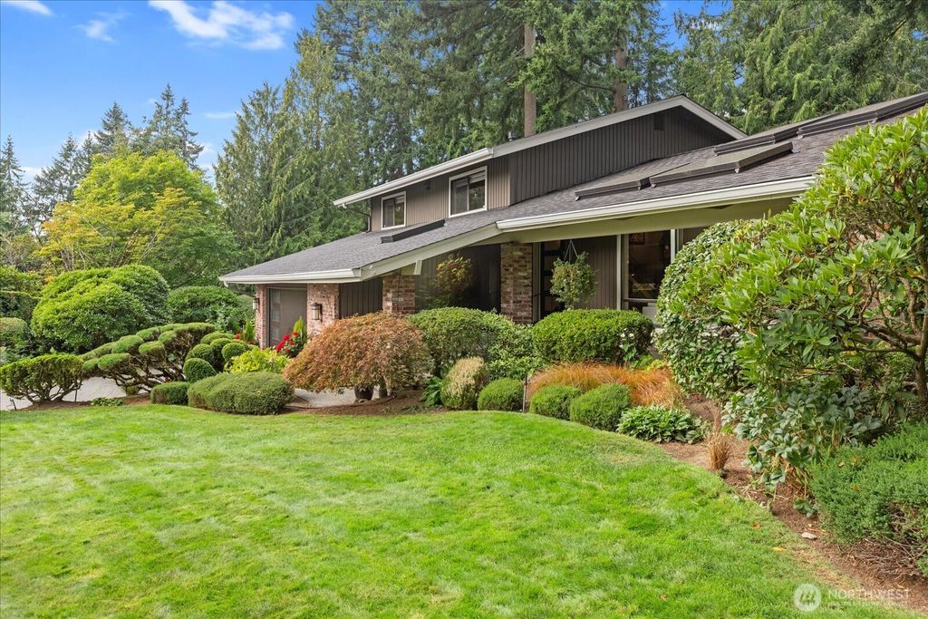 Photo of 17524 15th Place W, Lynnwood, WA 98037 (MLS # 2426328)