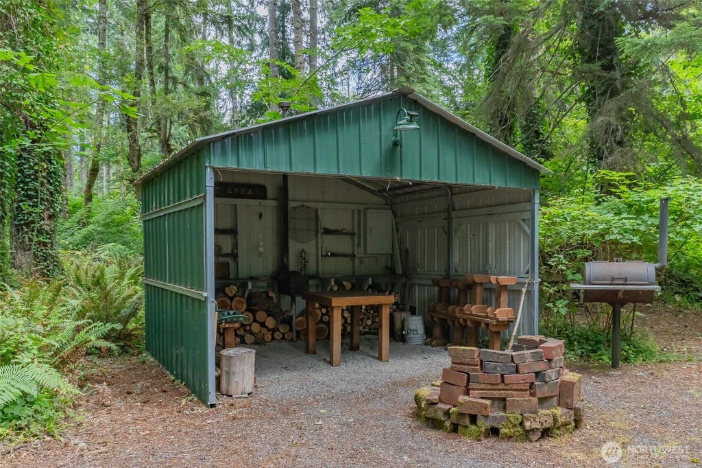 Photo of 14327 SE Beaver Drive, Rainier, WA 98576 (MLS # 2564174)
