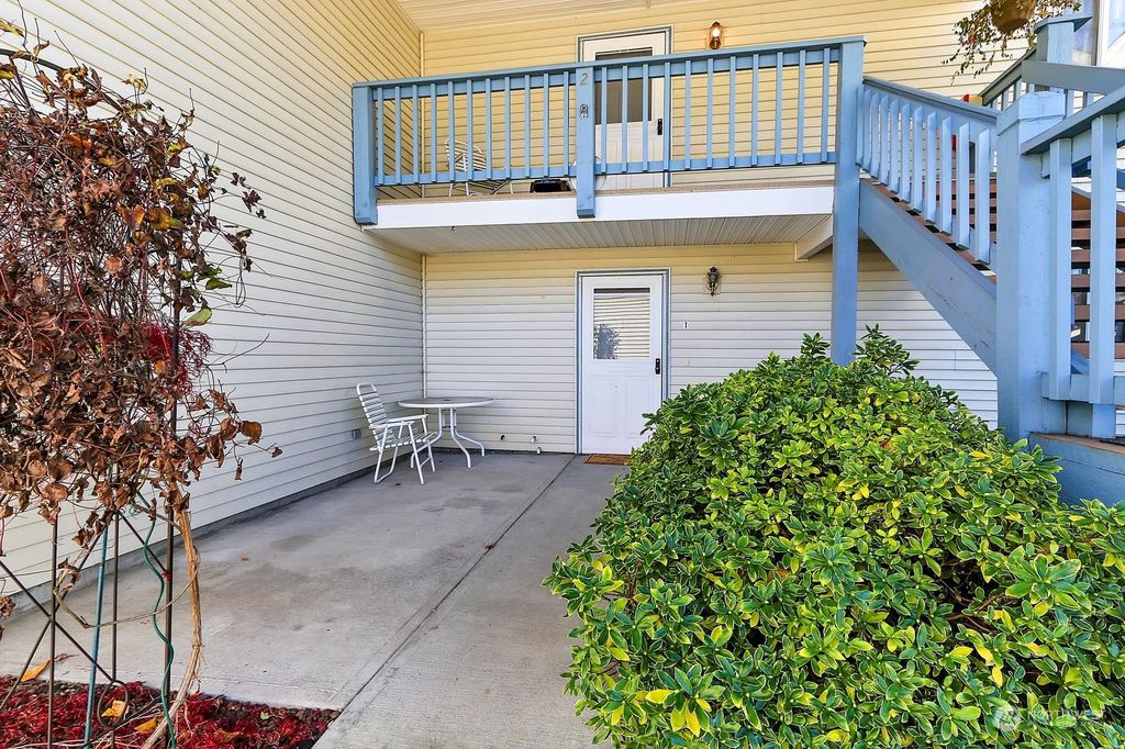 Photo of 20617 28th Avenue W #E-1, Lynnwood, WA 98036 (MLS # 2177638)