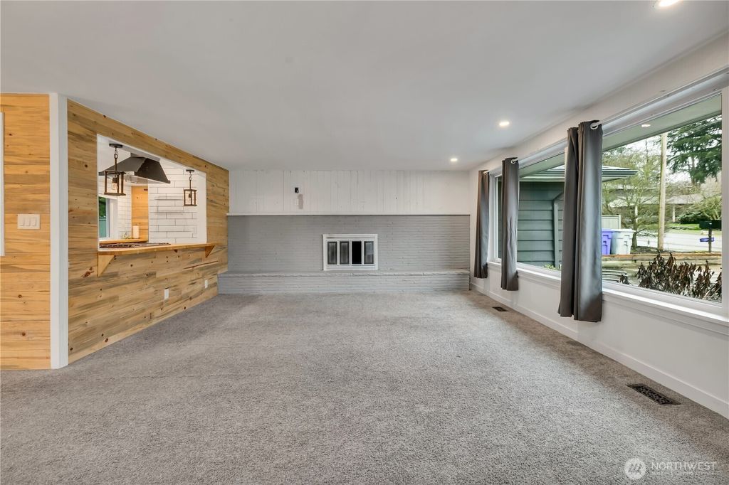 Photo of 812 Maplewood Avenue, Kent, WA 98030 (MLS # 2490861)