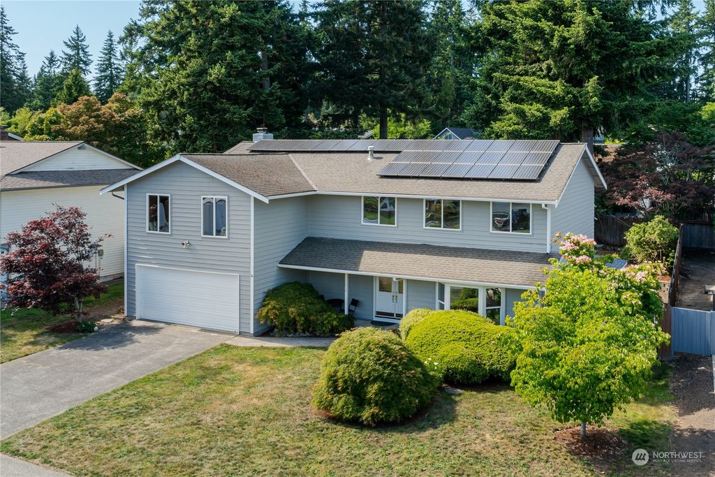 Photo of 12014 NE 140th Street, Kirkland, WA 98034 (MLS # 2077936)