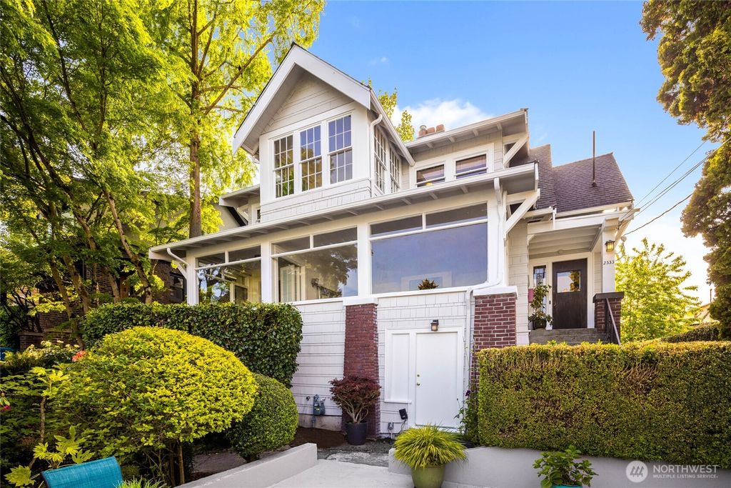 Photo of 2333 12th Avenue E, Seattle, WA 98102 (MLS # 2375440)