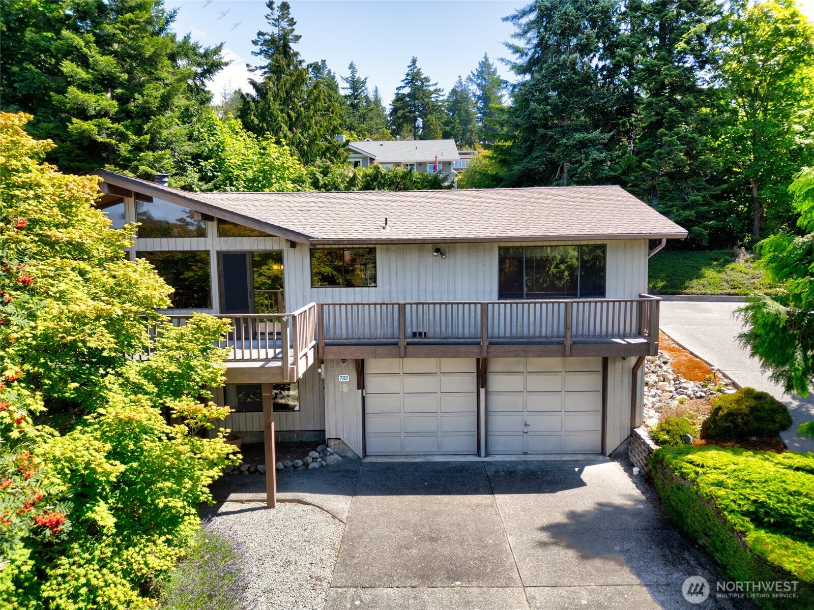 782 Lillooet Court