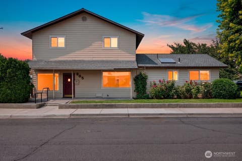 Photo of 905 4th Ave Ave SE, Quincy, WA 98848 (MLS # 2559716)