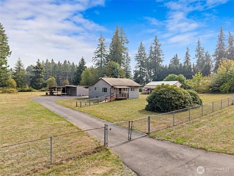 Photo of 30420 164th Avenue SE, Auburn, WA 98092 (MLS # 2584092)