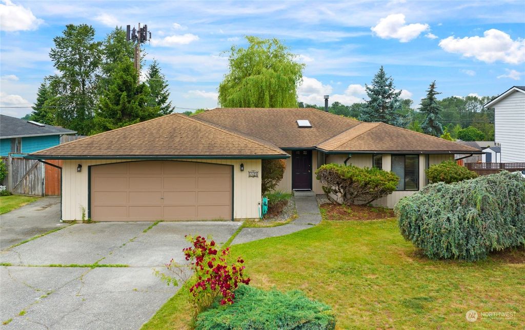 Photo of 6628 67th Drive NE, Marysville, WA 98270 (MLS # 2077026)